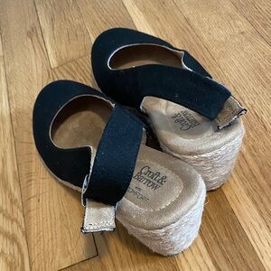 Croft & Barrow black wedge slingbacks (Tristie)